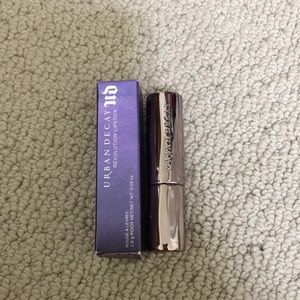 ❤️NIB❤️ URBAN DECAY REVOLUTION LIPSTICK